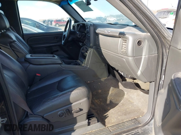 2004 Chevrolet Avalanche Z71 z VIN 3GNEK12T64G202024, wystawiony jako IAAI lot #41377032 z przebiegiem 214 844 mil mil oraz . Historia ofert i sprzedaży dostępna na DreamBid. Obrazek 5.