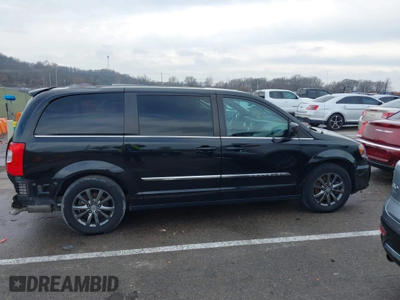 2015 Chrysler Town & Country S with VIN 2C4RC1HG6FR674254, listed as a IAAI auction lot 41199889 with 132,598 mi miles and . Bid and sale history available at DreamBid. Image 14.
