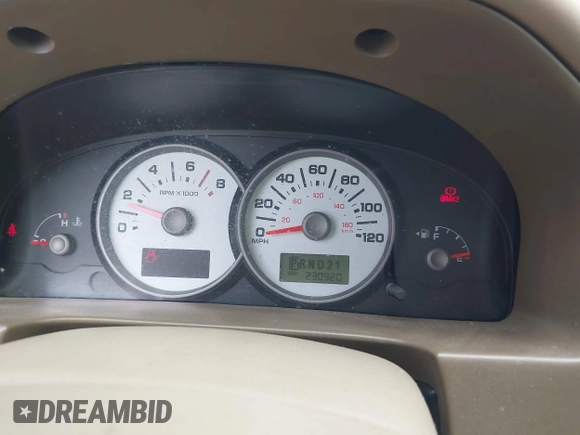 2005 Ford Escape XLT with VIN 1FMYU93195KA35708, listed as a IAAI auction lot 42130239 with 230,920 mi miles. Bid and sale history available at carsss.com. Image 7.