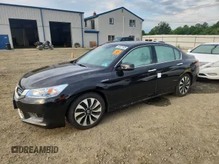 2014 Honda Accord Touring with VIN 1HGCR6F7XEA010919, listed as a Copart auction lot 65521635 with 213,818 mi miles and Salvage title. Bid and sale history available at DreamBid. Image 1.
