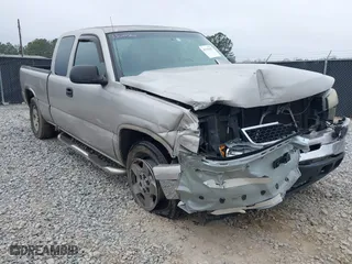 2006 Chevrolet Silverado 1500 LT1 with VIN 1GCEC19V96Z182898, listed as a IAAI auction lot 41135457 with 152,973 mi miles. Bid and sale history available at carsss.com. Image 1.