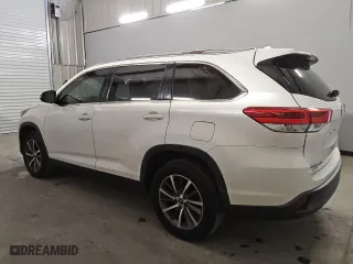2019 Toyota Highlander SE with VIN 5TDKZRFHXKS556199, listed as a Copart auction lot 48882845 with 64,491 mi miles and Clean Title. Bid and sale history available at carsss.com. Image 2.