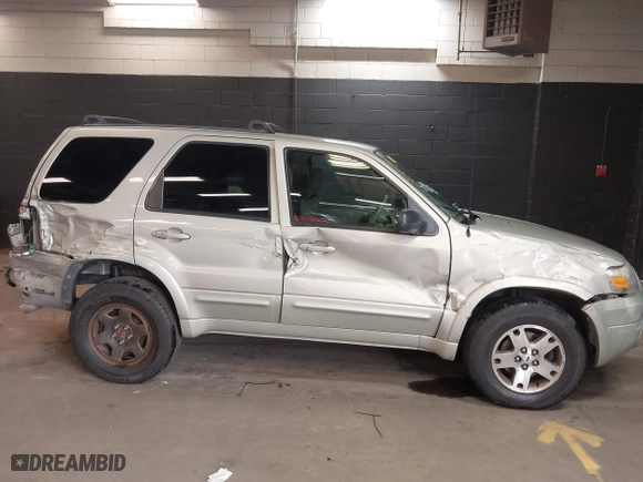 2005 Ford Escape Limited with VIN 1FMYU94195KB62327, listed as a IAAI auction lot 41910709 with 116,086 mi miles. Bid and sale history available at carsss.com. Image 6.