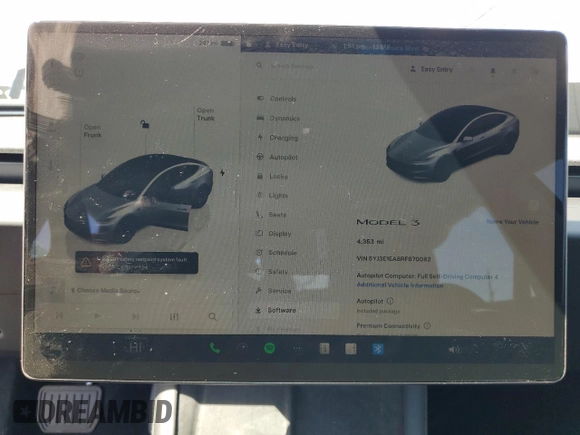 2024 Tesla Model 3 z VIN 5YJ3E1EA8RF870082, wystawiony jako Copart lot #51914895 z przebiegiem 4 353 mil mil oraz Szkoda całkowita • Salvage title. Historia ofert i sprzedaży dostępna na DreamBid. Obrazek 9.
