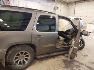2008 GMC Yukon SLT w/4SB with VIN 1GKFK13008R146058, listed as a IAAI auction lot 41320478 with 1 mi miles. Bid and sale history available at carsss.com. Image 12.