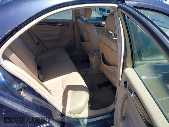 2003 Mercedes-Benz C 240 z VIN WDBRF61J43E010505, wystawiony jako IAAI lot #42353033 z przebiegiem Nie podano mil oraz . Historia ofert i sprzedaży dostępna na DreamBid. Obrazek 8.