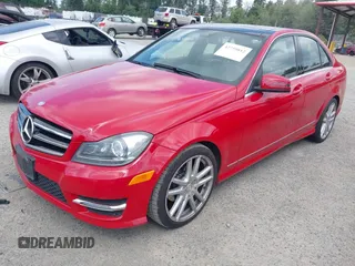 2014 Mercedes-Benz C 250 Sport z VIN WDDGF4HB8EA953301, wystawiony jako IAAI lot #42759812 z przebiegiem 147 545 mil mil oraz . Historia ofert i sprzedaży dostępna na DreamBid. Obrazek 2.