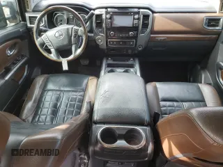 2016 Nissan Titan SL z VIN 1N6BA1F26GN504857, wystawiony jako Copart lot #49452855 z przebiegiem 114 264 mil mil oraz Szkoda całkowita • Salvage title. Historia ofert i sprzedaży dostępna na DreamBid. Obrazek 8.