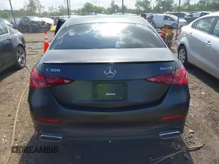 2024 Mercedes-Benz C 300 z VIN W1KAF4HB2RR178054, wystawiony jako IAAI lot #42434925 z przebiegiem 16 016 mil mil oraz . Historia ofert i sprzedaży dostępna na DreamBid. Obrazek 16.