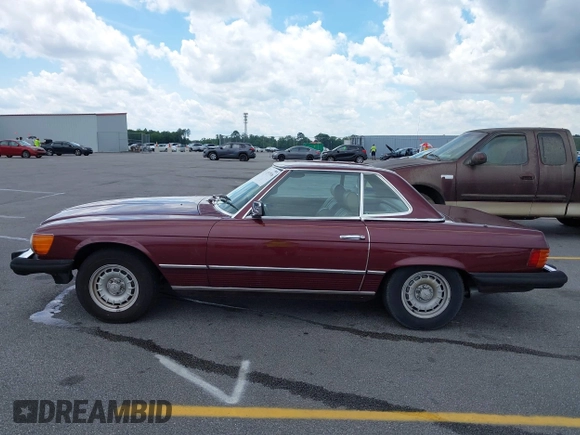 1985 Mercedes-Benz 380 z VIN WDBBA45C0FA026342, wystawiony jako IAAI lot #42197536 z przebiegiem 116 373 mil mil oraz . Historia ofert i sprzedaży dostępna na DreamBid. Obrazek 14.