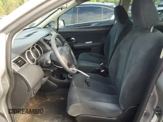 2010 Nissan Versa S z VIN 3N1BC1AP2AL451326, wystawiony jako Copart lot #54434045 z przebiegiem 117 080 mil mil oraz Szkoda całkowita • Salvage title. Historia ofert i sprzedaży dostępna na DreamBid. Obrazek 7.