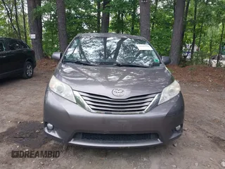 2011 Toyota Sienna XLE AAS with VIN 5TDYK3DC8BS016319, listed as a IAAI auction lot 42186294 with 293,401 mi miles and . Bid and sale history available at DreamBid. Image 12.
