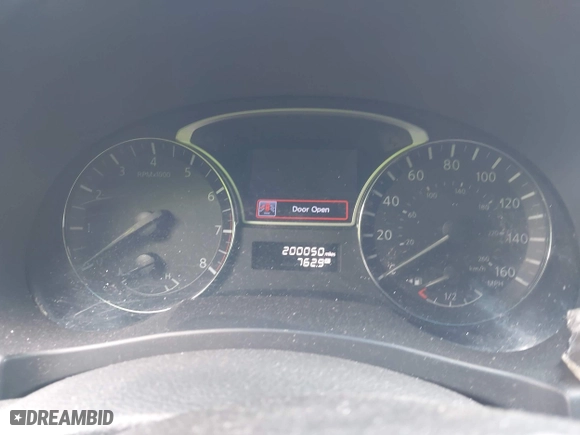2014 Nissan Altima 2.5 SV with VIN 1N4AL3AP3EC426902, listed as a IAAI auction lot 42010417 with 200,050 mi miles. Bid and sale history available at carsss.com. Image 7.