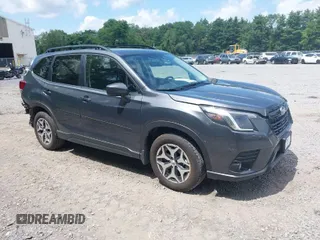 2024 Subaru Forester Premium with VIN JF2SKADC8RH489132, listed as a IAAI auction lot 39957863 with 8,014 mi miles. Bid and sale history available at carsss.com. Image 1.