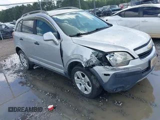 2014 Chevrolet Captiva Sport LS z VIN 3GNAL2EK3ES642821, wystawiony jako IAAI lot #42523540 z przebiegiem 117 547 mil mil oraz . Historia ofert i sprzedaży dostępna na DreamBid. Obrazek 1.