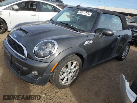 2011 MINI Convertible S z VIN WMWZP3C52BTX83901, wystawiony jako Copart lot #84217174 z przebiegiem 82 831 mil mil oraz Szkoda całkowita • Salvage title. Historia ofert i sprzedaży dostępna na DreamBid. Obrazek 1.