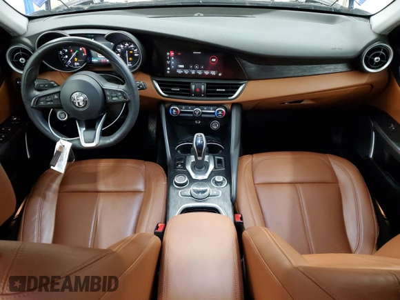 2020 Alfa Romeo Giulia with VIN ZARFAMAN1L7637425, listed as a Copart auction lot 48060025 with 31,083 mi miles and Clean title. Bid and sale history available at DreamBid. Image 8.