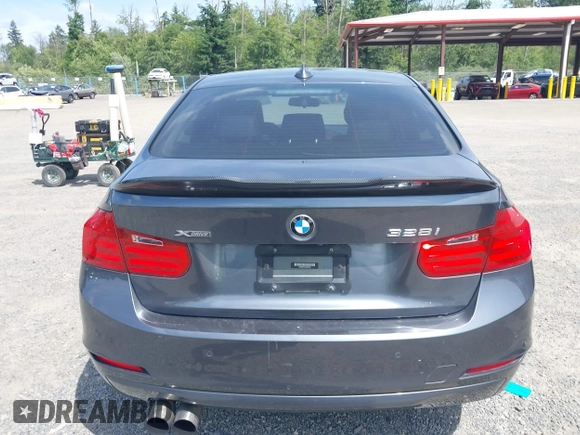 2014 BMW 3 Series 328i xDrive с VIN WBA3B5C5XEP652003, выставлен на аукционе IAAI как лот 42599798 с пробегом 117 649 миль миль и . История ставок и продаж доступна на DreamBid. Изображение 16.