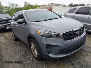 2019 Kia Sorento L with VIN 5XYPG4A37KG597655, listed as a IAAI auction lot 41980451 with 170,179 mi miles. Bid and sale history available at carsss.com. Image 1.