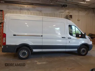 2018 Ford Transit z VIN 1FTBW2CM7JKA87273, wystawiony jako IAAI lot #42240277 z przebiegiem 80 226 mil mil oraz . Historia ofert i sprzedaży dostępna na DreamBid. Obrazek 13.