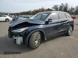 2020 Infiniti QX50 Essential z VIN 3PCAJ5M38LF120895, wystawiony jako Copart lot #54152535 z przebiegiem 45 937 mil mil oraz Szkody całkowita. Historia ofert i sprzedaży dostępna na DreamBid. Obrazek 1.