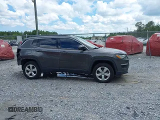 2020 Jeep Compass Latitude z VIN 3C4NJDBB9LT129693, wystawiony jako IAAI lot #42238631 z przebiegiem 36 742 mil mil oraz . Historia ofert i sprzedaży dostępna na DreamBid. Obrazek 14.