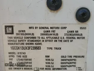 2003 Chevrolet Silverado 1500HD LS z VIN 1GCGK13UX3F239683, wystawiony jako Copart lot #69690574 z przebiegiem 253 887 mil mil oraz Szkoda całkowita • Salvage title. Historia ofert i sprzedaży dostępna na DreamBid. Obrazek 12.