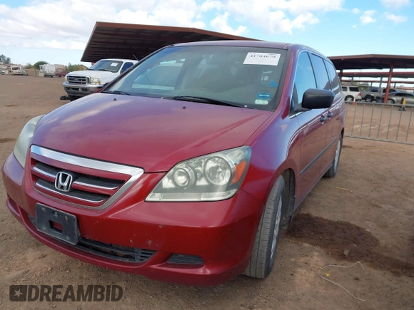 2005 Honda Odyssey LX with VIN 5FNRL38235B121653, listed as a IAAI auction lot 41704670 with 263,160 mi miles. Bid and sale history available at carsss.com. Image 2.