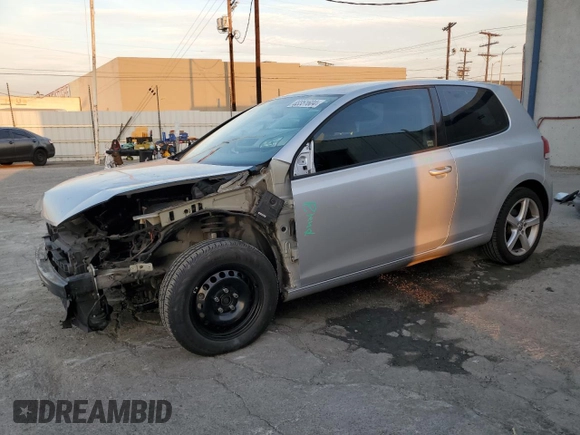 2013 Volkswagen Golf w/Conv & Sunroof с VIN WVWBB7AJ8DW030918, выставлен на аукционе Copart как лот 83351604 с пробегом 147 554 миль миль и Списание • Salvage title. История ставок и продаж доступна на DreamBid. Изображение 1.
