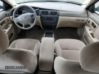 2002 Ford Taurus SE Standard z VIN 1FAFP53U92A246842, wystawiony jako Copart lot #57858765 z przebiegiem 64 545 mil mil oraz Tytuł czysty. Historia ofert i sprzedaży dostępna na DreamBid. Obrazek 8.