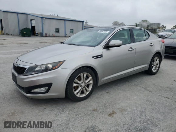 2013 Kia Optima EX z VIN 5XXGN4A76DG124488, wystawiony jako Copart lot #59487325 z przebiegiem 161 440 mil mil oraz Szkoda całkowita • Salvage title. Historia ofert i sprzedaży dostępna na DreamBid. Obrazek 1.