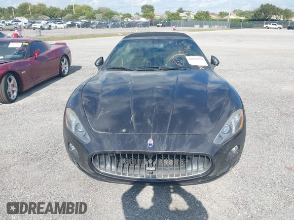 2013 Maserati GranTurismo Convertible Sport with VIN ZAM45MMA2D0069786, listed as a IAAI auction lot 40874830 with 37,312 mi miles. Bid and sale history available at carsss.com. Image 6.