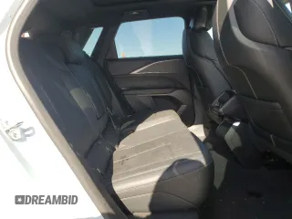 2024 Cadillac LYRIQ Sport z VIN 1GYKPTRL9RZ122152, wystawiony jako Copart lot #44753205 z przebiegiem 8844 mil mil oraz Szkody całkowita. Historia ofert i sprzedaży dostępna na DreamBid. Obrazek 11.