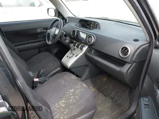 2009 Scion xB z VIN JTLKE50E291085390, wystawiony jako IAAI lot #42150125 z przebiegiem 170 928 mil mil oraz . Historia ofert i sprzedaży dostępna na DreamBid. Obrazek 5.