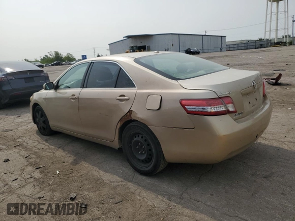 2011 Toyota Camry LE z VIN 4T4BF3EK1BR120969, wystawiony jako Copart lot #59535105 z przebiegiem 233 722 mil mil oraz Czysty tytuł • Clean title. Historia ofert i sprzedaży dostępna na DreamBid. Obrazek 2.