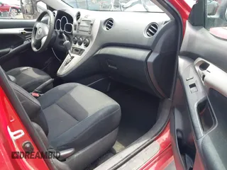 2010 Toyota Matrix S z VIN 2T1KE4EE1AC045560, wystawiony jako IAAI lot #42397223 z przebiegiem 191 626 mil mil oraz . Historia ofert i sprzedaży dostępna na DreamBid. Obrazek 5.