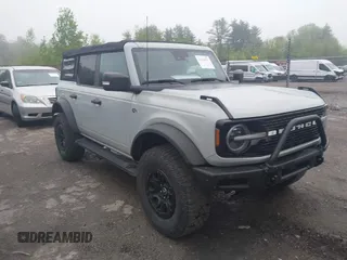 2022 Ford Bronco with VIN 1FMEE5DP2NLA70127, listed as a IAAI auction lot 42224917 with 28,923 mi miles and . Bid and sale history available at DreamBid. Image 13.