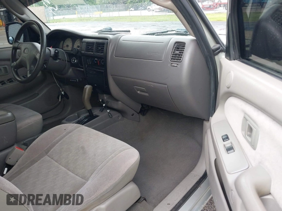 2003 Toyota Tacoma PreRunner z VIN 5TEGN92N13Z295384, wystawiony jako IAAI lot #42406105 z przebiegiem 194 171 mil mil oraz . Historia ofert i sprzedaży dostępna na DreamBid. Obrazek 5.