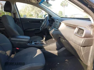 2016 Kia Sorento LX with VIN 5XYPGDA56GG029499, listed as a IAAI auction lot 41512850 with 179,971 mi miles. Bid and sale history available at carsss.com. Image 5.