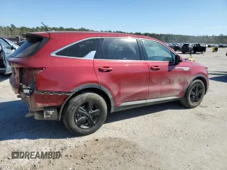 2023 Kia Sorento LX z VIN 5XYRG4LC5PG197607, wystawiony jako Copart lot #50790925 z przebiegiem 34 041 mil mil oraz Czysty tytuł • Clean title. Historia ofert i sprzedaży dostępna na DreamBid. Obrazek 3.