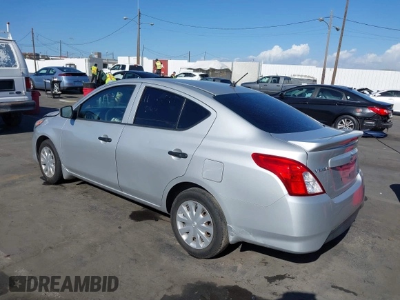 2016 Nissan Versa SV with VIN 3N1CN7AP5GL828015, listed as a IAAI auction lot 40849652 with 99,928 mi miles. Bid and sale history available at carsss.com. Image 3.