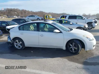 2008 Nissan Altima 3.5 SE with VIN 1N4BL21E38C162565, listed as a IAAI auction lot 41722199 with 205,992 mi miles. Bid and sale history available at carsss.com. Image 13.