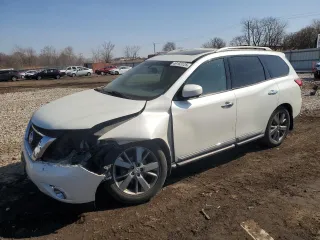 2015 Nissan Pathfinder Platinum z VIN 5N1AR2MM5FC608893, wystawiony jako Copart lot #49153125 z przebiegiem Nie podano mil oraz Szkoda całkowita • Salvage title. Historia ofert i sprzedaży dostępna na DreamBid. Obrazek 1.