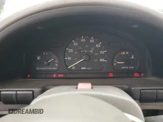 1993 Geo Metro z VIN 2C1MR6469P6700123, wystawiony jako Copart lot #89276845 z przebiegiem 167 872 mil mil oraz Tytuł czysty. Historia ofert i sprzedaży dostępna na DreamBid. Obrazek 9.