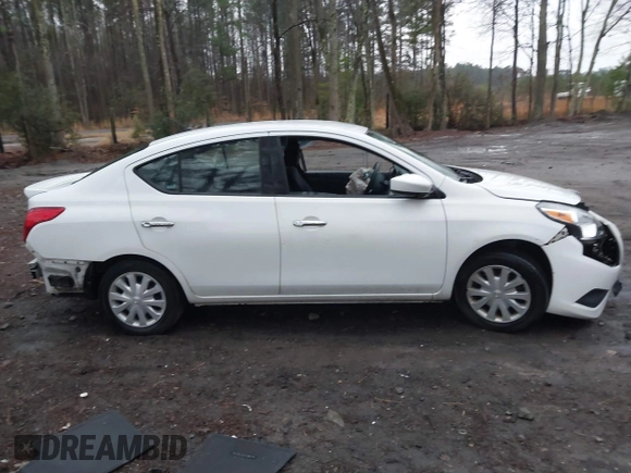 2016 Nissan Versa SV z VIN 3N1CN7APXGL879574, wystawiony jako IAAI lot #41510622 z przebiegiem 121 094 mil mil oraz . Historia ofert i sprzedaży dostępna na DreamBid. Obrazek 14.