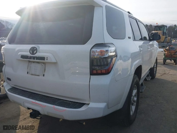 2021 Toyota 4Runner SR5 with VIN JTEEU5JR3M5239888, listed as a IAAI auction lot 41503559 with 154,147 mi miles. Bid and sale history available at carsss.com. Image 4.