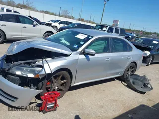2015 Volkswagen Passat 1.8T Limited Edition with VIN 1VWAT7A30FC014689, listed as a IAAI auction lot 41758748 with 140,545 mi miles. Bid and sale history available at carsss.com. Image 15.