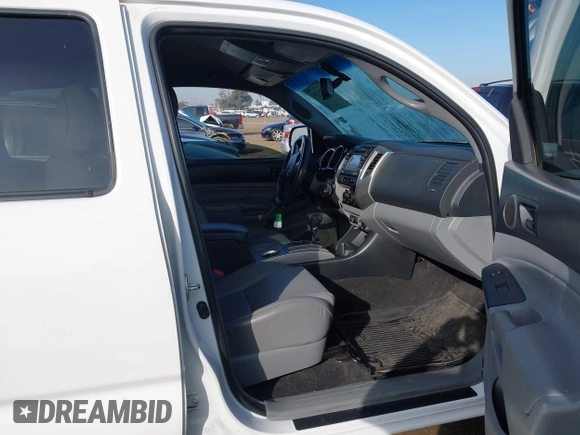 2013 Toyota Tacoma with VIN 3TMMU4FN3DM057649, listed as a IAAI auction lot 41583299 with 89,930 mi miles. Bid and sale history available at carsss.com. Image 5.