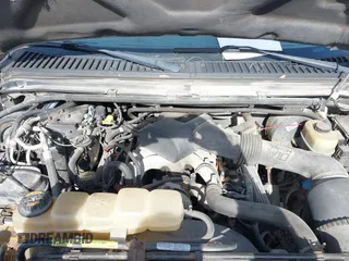 2001 Ford Excursion XLT z VIN 1FMNU41S41EC12353, wystawiony jako IAAI lot #41573845 z przebiegiem 198 777 mil mil oraz . Historia ofert i sprzedaży dostępna na DreamBid. Obrazek 10.
