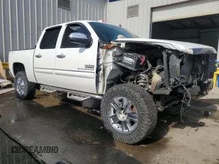 2013 Chevrolet Silverado 1500 LT with VIN 3GCPKSE79DG114204, listed as a Copart auction lot 44384635 with 223,506 mi miles and Salvage Title. Bid and sale history available at DreamBid. Image 4.